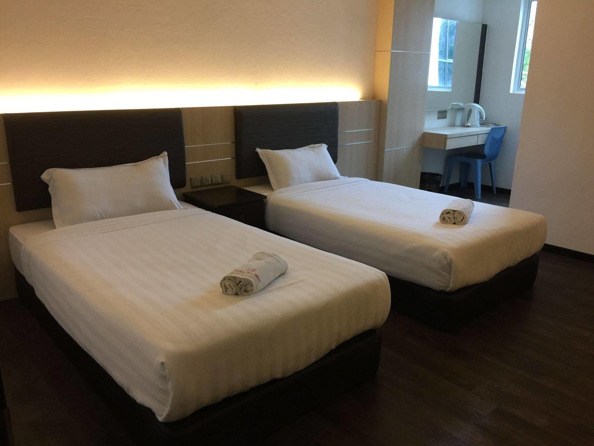 מירי Palace Inn מראה חיצוני תמונה