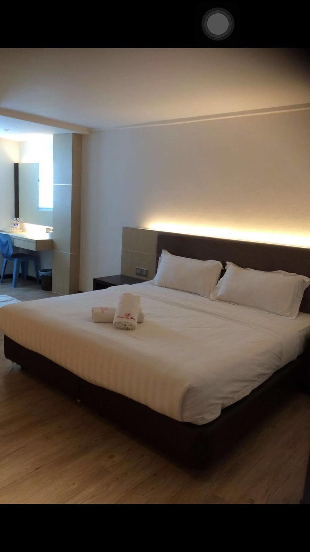 מירי Palace Inn מראה חיצוני תמונה